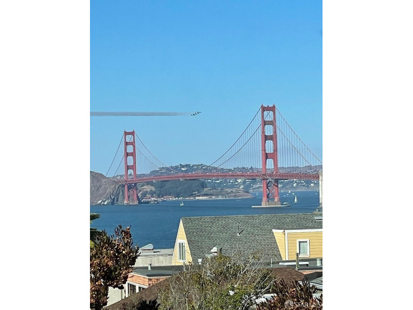With breathtaking views of the Golden Gate Bridge, Bay and Marin - Beach Condo for sale in San Francisco, California on Beachhouse.com