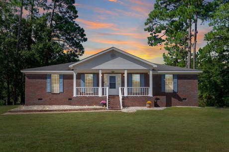 This beautiful ranch style home is located on 0.51 acers with - Beach Home for sale in Milton, Florida on Beachhouse.com