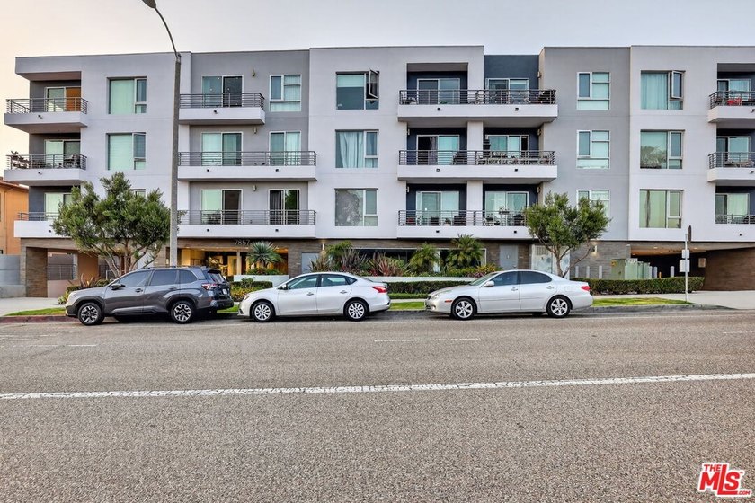 Contemporary LEED Certified GOLD Building, built in 2011 with - Beach Condo for sale in Playa Del Rey, California on Beachhouse.com