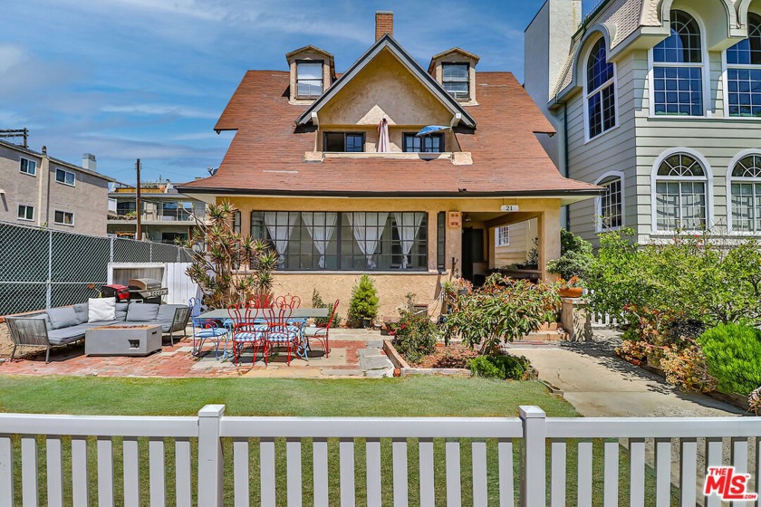 Rare opportunity to own a charming five-unit apartment building - Beach Home for sale in Venice, California on Beachhouse.com