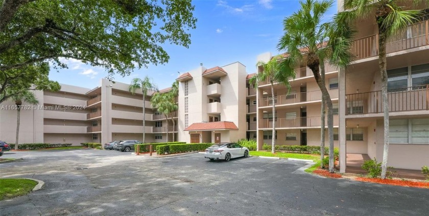 3/2 CONDO IN THE DESIRABLE PINE ISLAND RIDGE. PRIVATE COUNTRY - Beach Condo for sale in Davie, Florida on Beachhouse.com