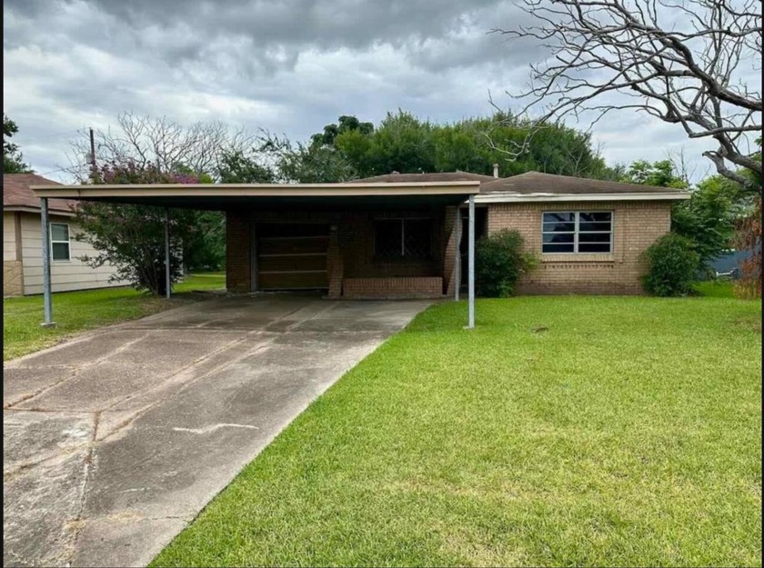 Calling all investors, flippers, and visionaries! This 2-bedroom - Beach Home for sale in Port Arthur, Texas on Beachhouse.com