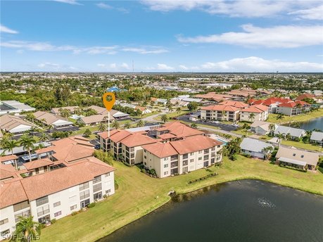 NEW PRICE - AWESOME CONDO IN FORT MYERS NEAR BEACHES. 3RD FLOOR - Beach Condo for sale in Fort Myers, Florida on Beachhouse.com