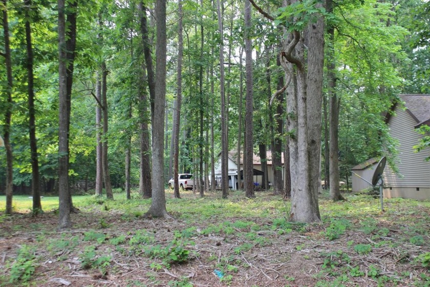 4/2037 Wooded lot with water availability. This lot is in a - Beach Lot for sale in Greenbackville, Virginia on Beachhouse.com