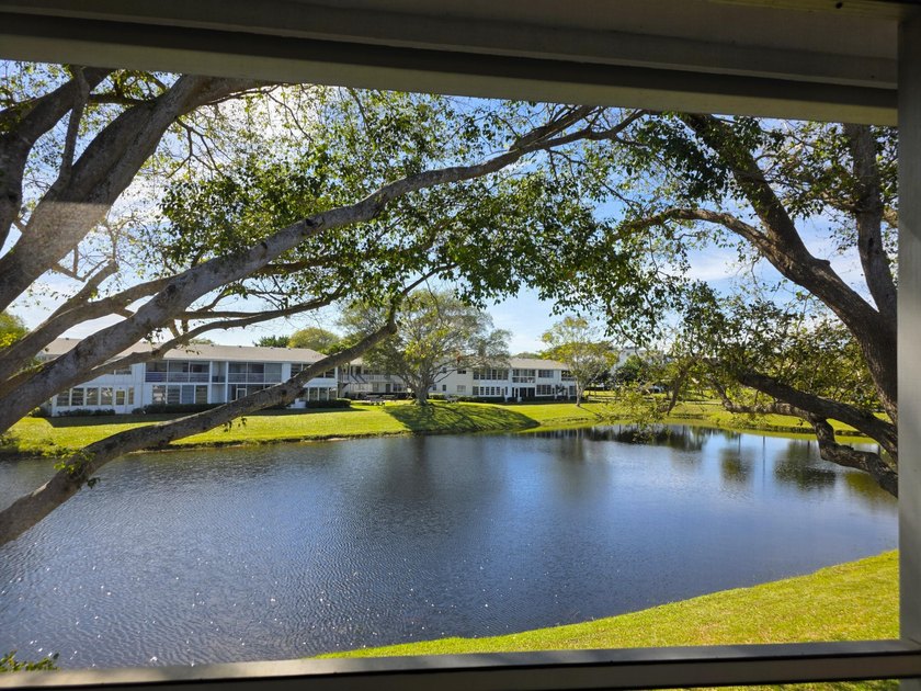 DON'T let this one get away! Updated, immaculate & move-in ready - Beach Condo for sale in Deerfield Beach, Florida on Beachhouse.com