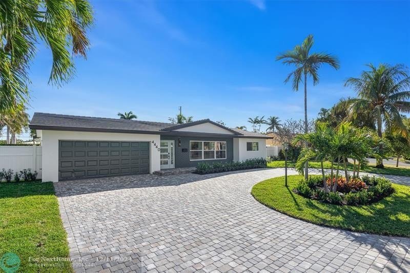 Elegantly remodeled 3/2 pool home in the coveted community of - Beach Home for sale in Lighthouse Point, Florida on Beachhouse.com