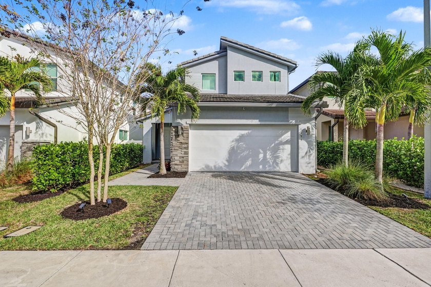 Beautiful 2023 built 4 bedroom 2.5 bath home in a boutique - Beach Home for sale in Delray Beach, Florida on Beachhouse.com
