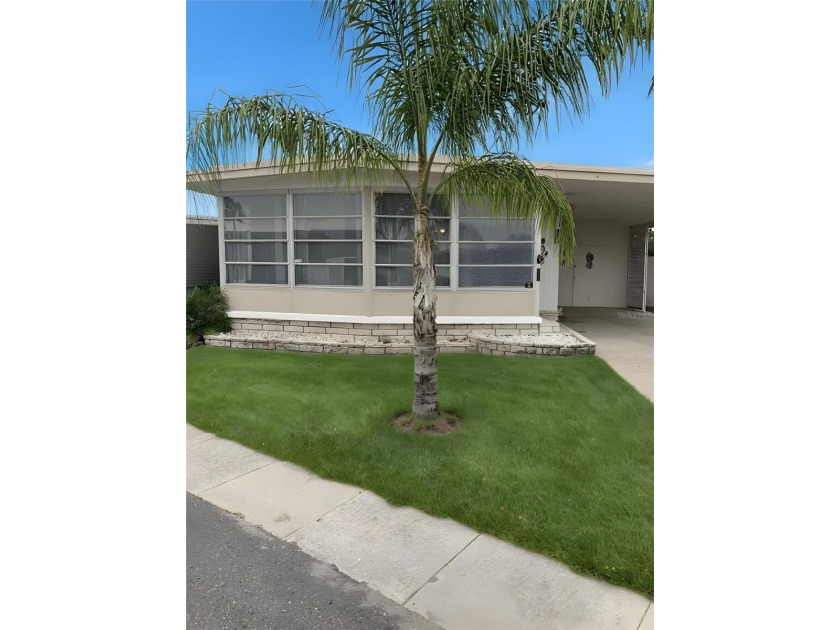 Looking for a move-in read home in a friendly 55+ community? - Beach Home for sale in St. Petersburg, Florida on Beachhouse.com