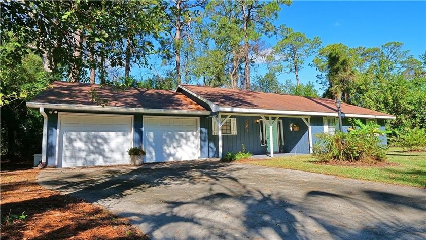 Welcome to this beautifully remodeled 3-bed, 2-bath home in the - Beach Home for sale in Brunswick, Georgia on Beachhouse.com
