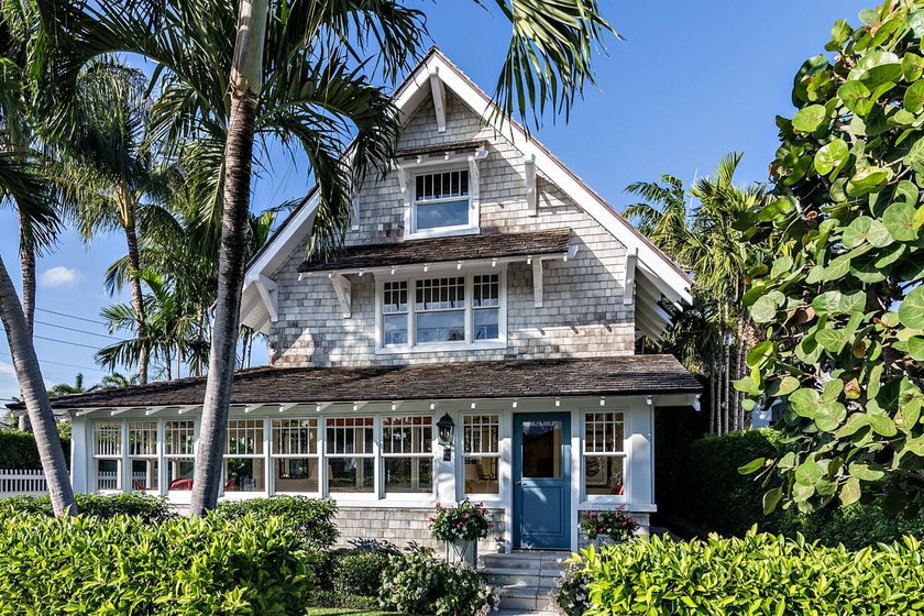 This Seabreeze Avenue property perfectly blends timeless - Beach Home for sale in Palm Beach, Florida on Beachhouse.com