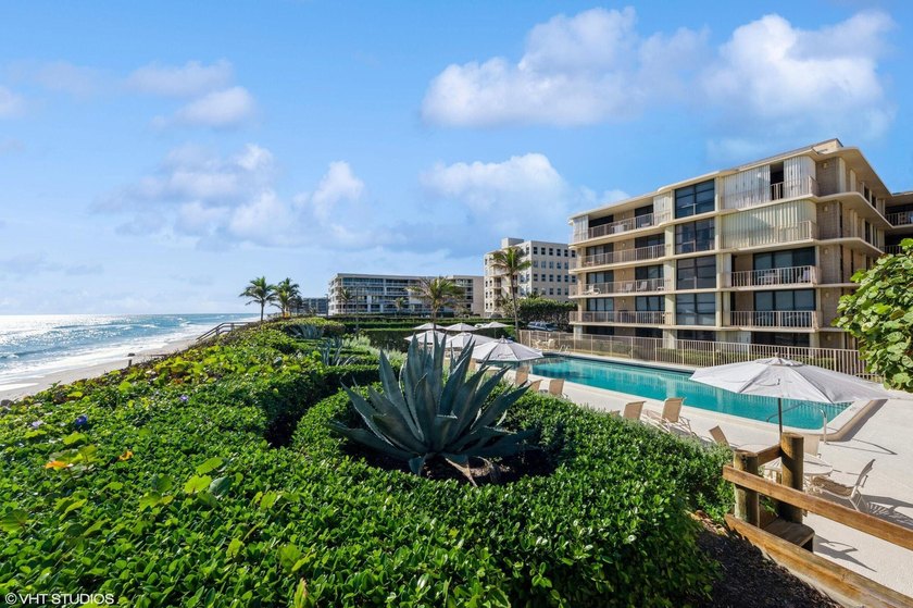 This fully renovated oceanfront condo features 2 bedrooms, and 2 - Beach Condo for sale in Palm Beach, Florida on Beachhouse.com