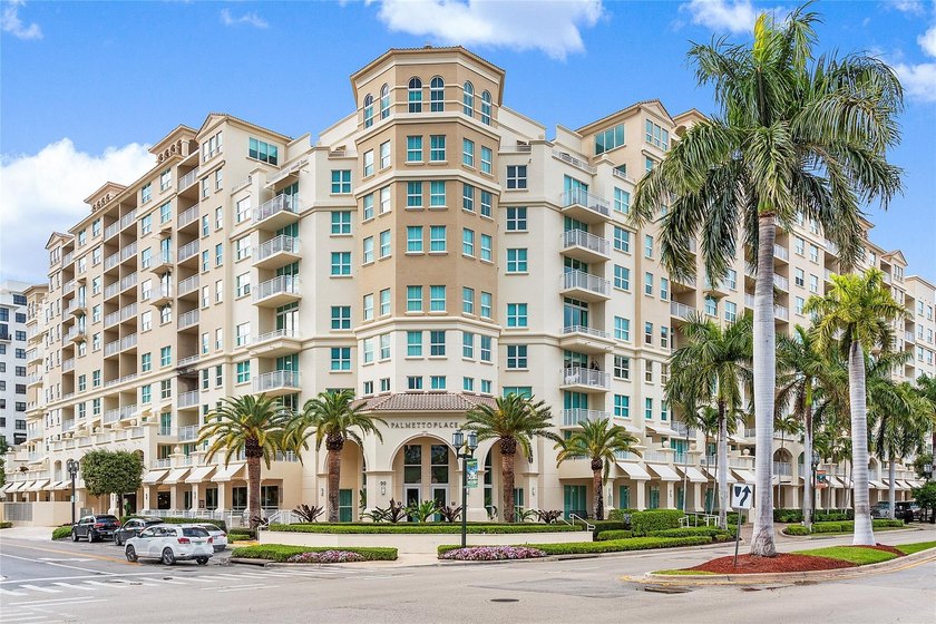 Sought after 6th floor corner unit with walk out to pool - Beach Condo for sale in Boca Raton, Florida on Beachhouse.com
