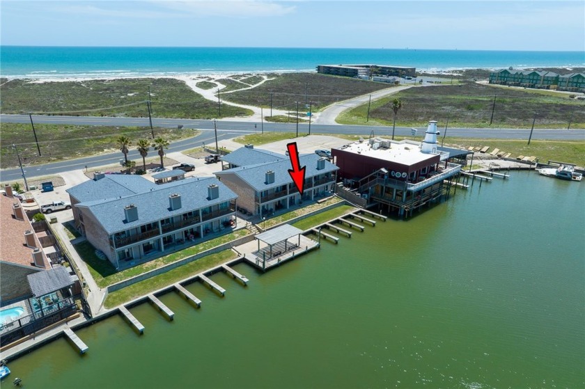 This beautifully remodeled condo offers breathtaking canal views - Beach Condo for sale in Corpus Christi, Texas on Beachhouse.com
