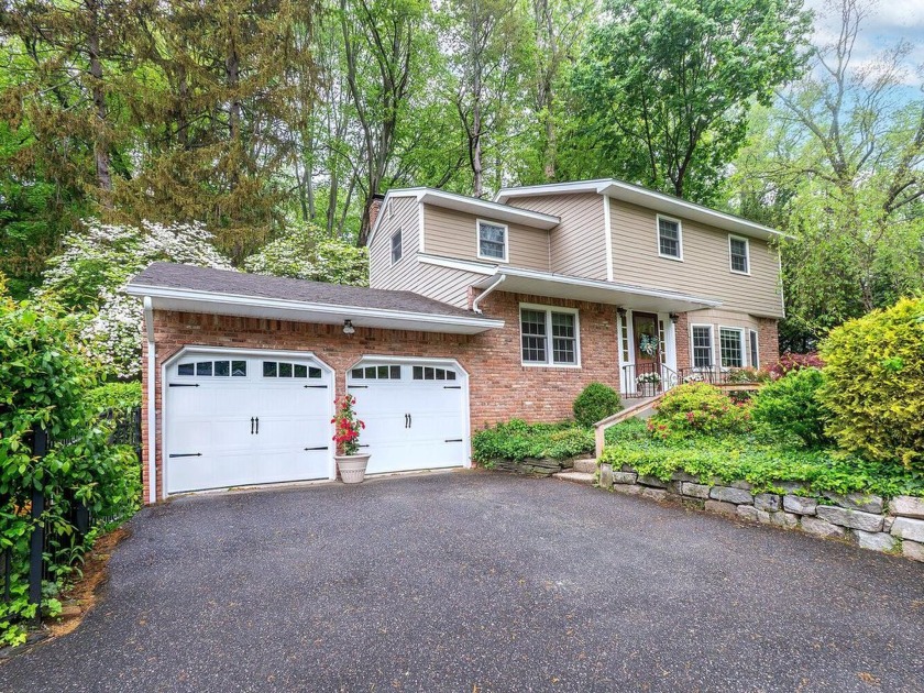 Be the 2nd owner in 60 years of this cherished family home - Beach Home for sale in Sea Cliff, New York on Beachhouse.com