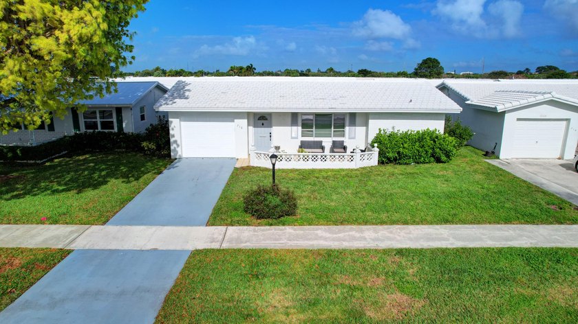 Beautifully updated 2-bedroom, 2-bath single-family home in the - Beach Home for sale in Boynton Beach, Florida on Beachhouse.com