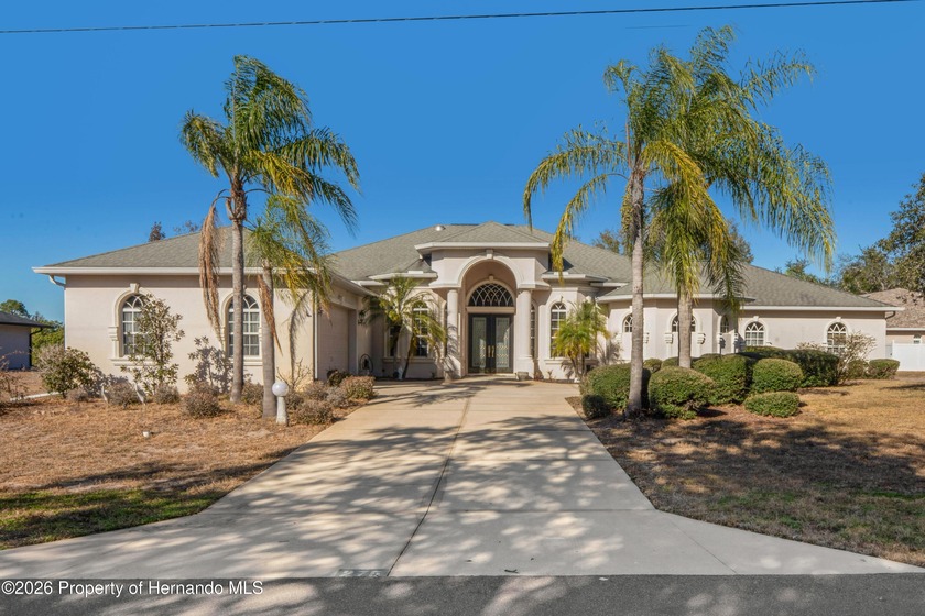 Experience the ultimate Florida lifestyle in this stunning - Beach Home for sale in Spring Hill, Florida on Beachhouse.com