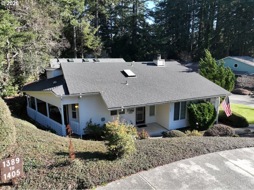 IMMACULATELY maintained home near Harris Beach, and in a quiet - Beach Home for sale in Brookings, Oregon on Beachhouse.com
