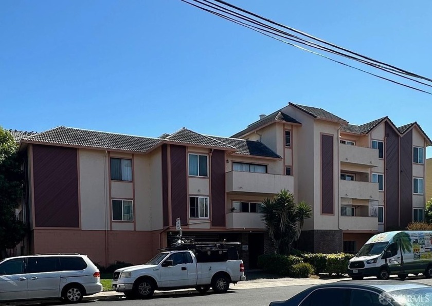 Price reduced $60,000! Heart of Daly City. Very Spacious (1,000 - Beach Condo for sale in Daly City, California on Beachhouse.com