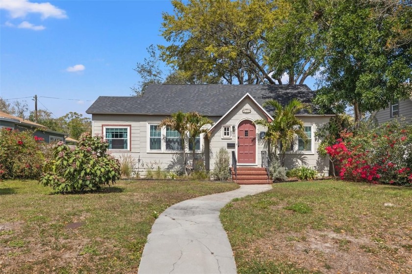 Back on the market--clear 4-point, and passed inspection - Beach Home for sale in St. Petersburg, Florida on Beachhouse.com