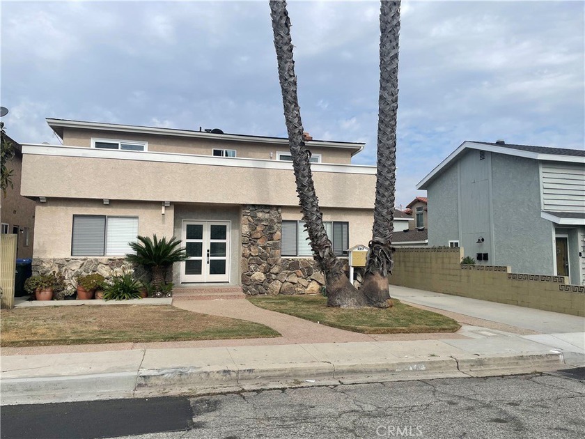 Prime investment opportunity!!!  Located in the highly desirable - Beach Townhome/Townhouse for sale in Redondo Beach, California on Beachhouse.com