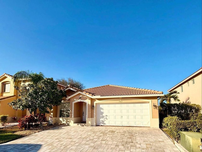 Price to sell. Beautiful and well-maintained 3-bedroom - Beach Home for sale in Riviera Beach, Florida on Beachhouse.com