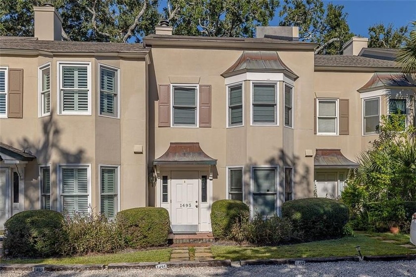 Excellent south end location just a short stroll to the beach! - Beach Townhome/Townhouse for sale in Saint Simons, Georgia on Beachhouse.com