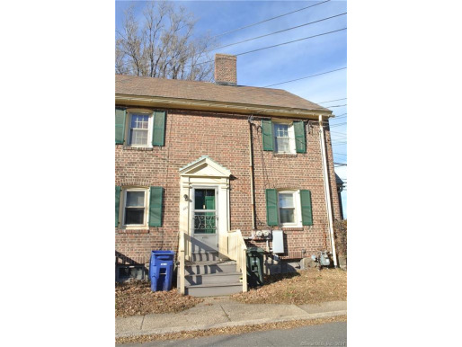 ***CASH OFFERS ONLY***PRICED TO SELL!! This Unit needs rehab and - Beach Home for sale in Bridgeport, Connecticut on Beachhouse.com