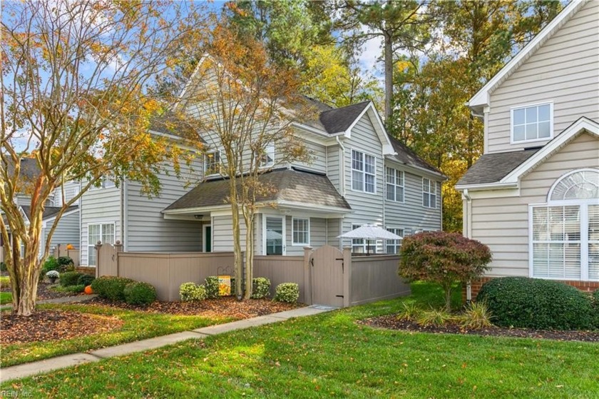 Meticulously maintained two-bedroom condo in Fairway Villas - Beach Home for sale in Williamsburg, Virginia on Beachhouse.com