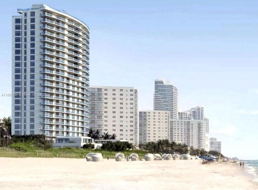 Magnificent 3 bedrooms, 3.5 baths plus Den, ocean front - Beach Condo for sale in Hollywood, Florida on Beachhouse.com