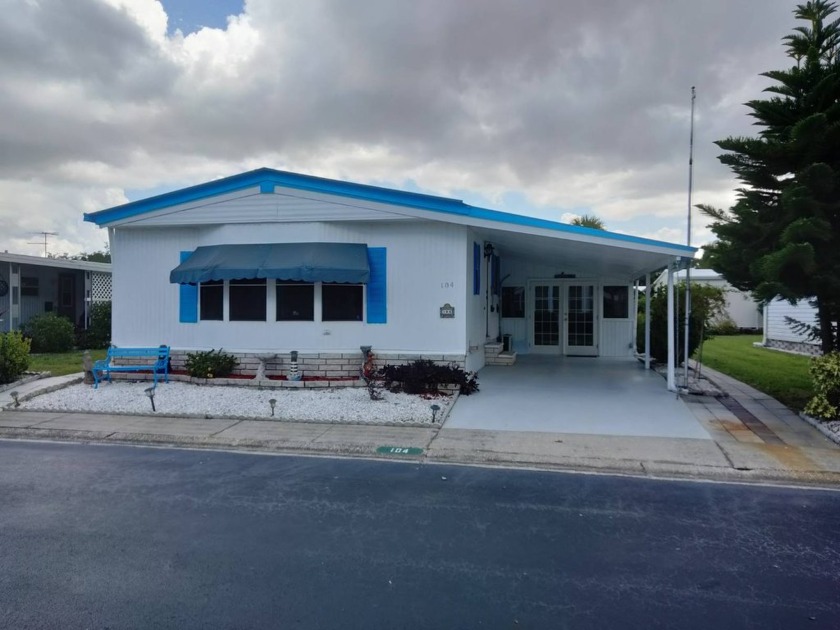 Located in the beautiful Sugar Creek Mobile Home Park in Largo - Beach Home for sale in Largo, Florida on Beachhouse.com