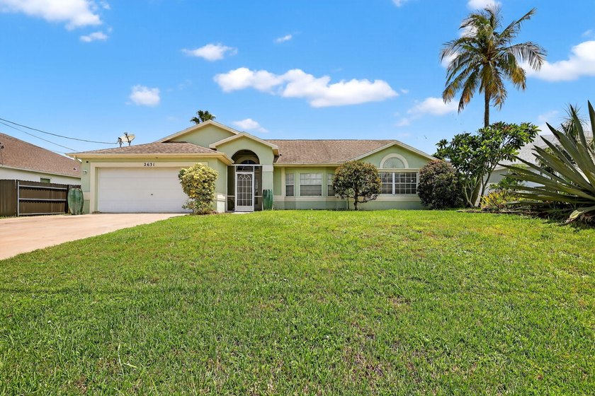Welcome to the Florida lifestyle living. This beautiful - Beach Home for sale in Port Saint Lucie, Florida on Beachhouse.com