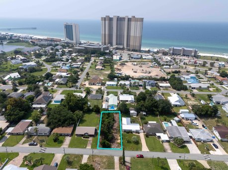 Attention Investors and Builders great vacant lot in the city - Beach Lot for sale in Panama City Beach, Florida on Beachhouse.com