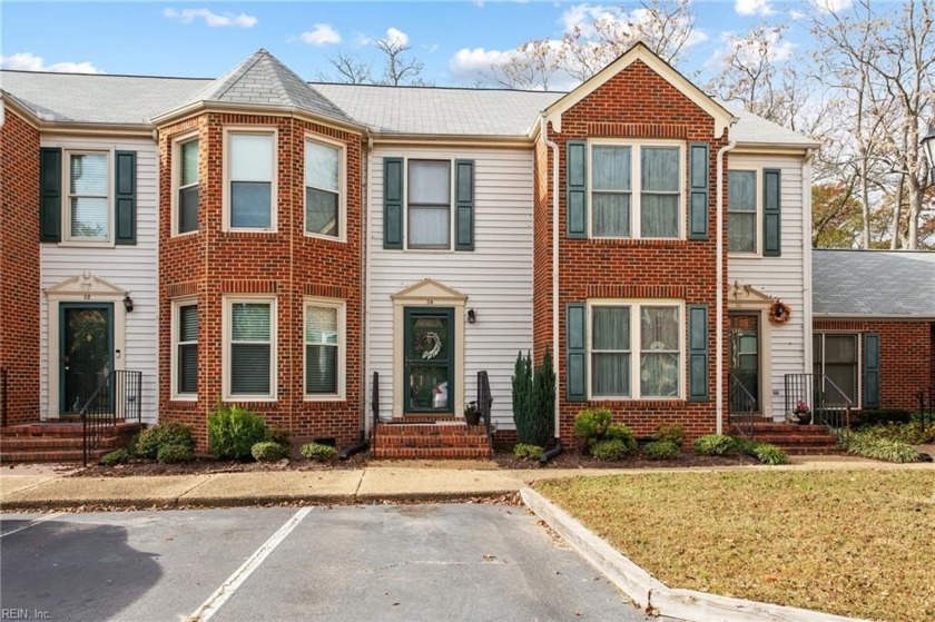 This 3 BR 2  1/2  bath riverfront condo is unique in that the - Beach Home for sale in Suffolk, Virginia on Beachhouse.com