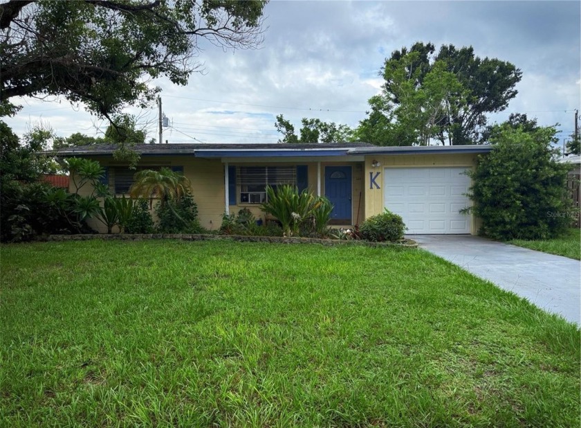 Welcome to 260 Hillview Rd, nestled in the heart of Venice - Beach Home for sale in Venice, Florida on Beachhouse.com