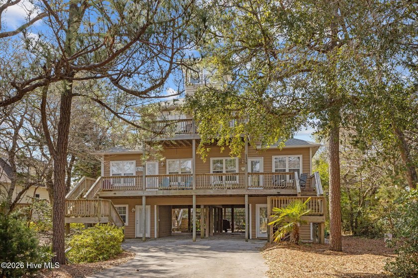 Fantastic opportunity for island living! Turnkey oceanside - Beach Townhome/Townhouse for sale in Emerald Isle, North Carolina on Beachhouse.com