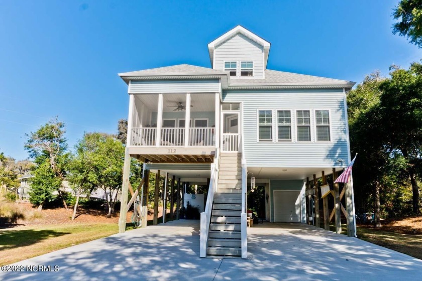 What a beauty ! Like new custom 4BR nestled in quiet oceanside - Beach Home for sale in Emerald Isle, North Carolina on Beachhouse.com