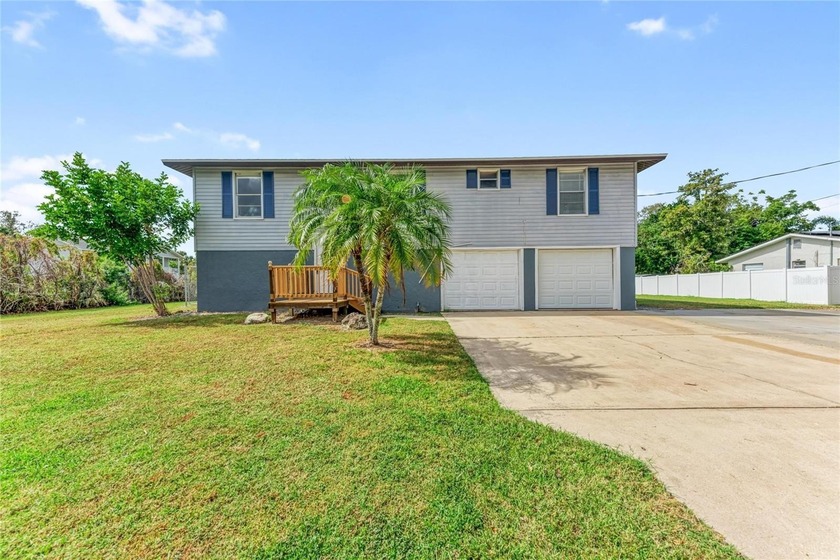 Welcome to this rarely available 4 bedroom pool home in the - Beach Home for sale in Palmetto, Florida on Beachhouse.com