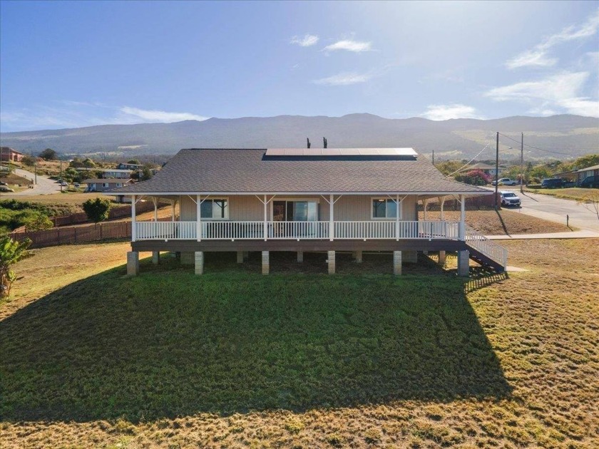 Dreaming of ocean and mountain views? This stunning 3 bed 2 bath - Beach Home for sale in Kula, Hawaii on Beachhouse.com