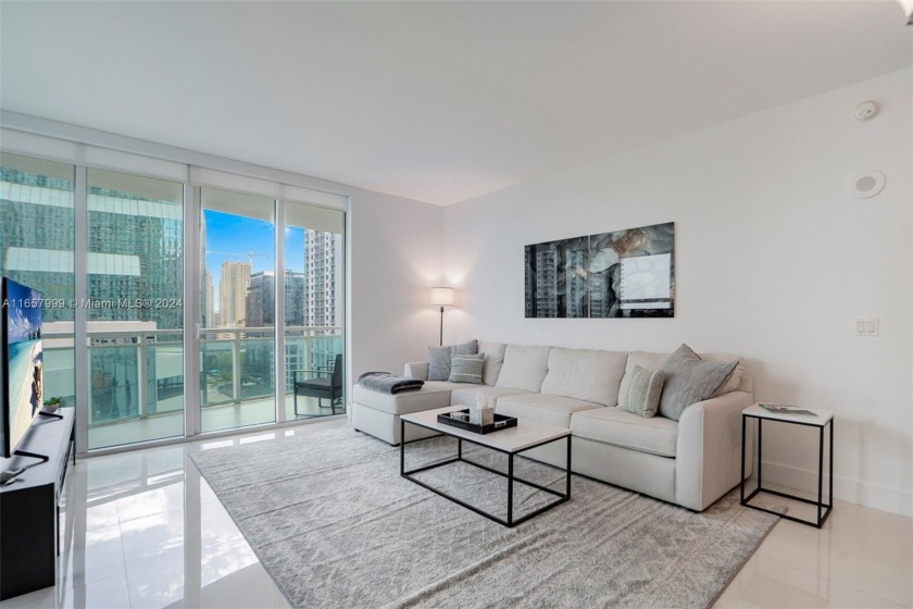 Welcome to this large corner unit in the Plaza Brickell! Rare - Beach Condo for sale in Miami, Florida on Beachhouse.com