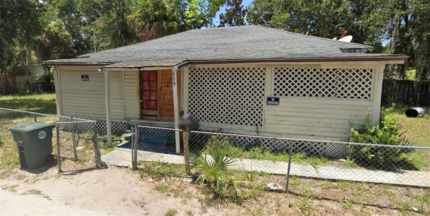 This property offers a blank canvas for investors or handy - Beach Home for sale in Daytona Beach, Florida on Beachhouse.com