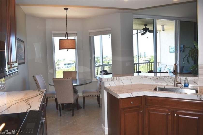 This beautiful 5th floor condo has wonderful views and is priced - Beach Condo for sale in Fort Myers Beach, Florida on Beachhouse.com