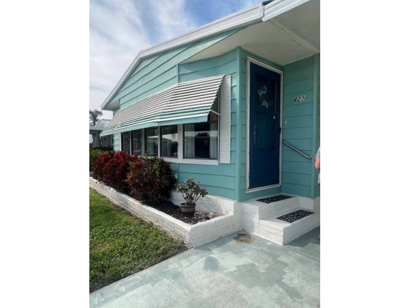 Cozy yet spacious layout    An open floor plan and airy living - Beach Home for sale in Melbourne, Florida on Beachhouse.com