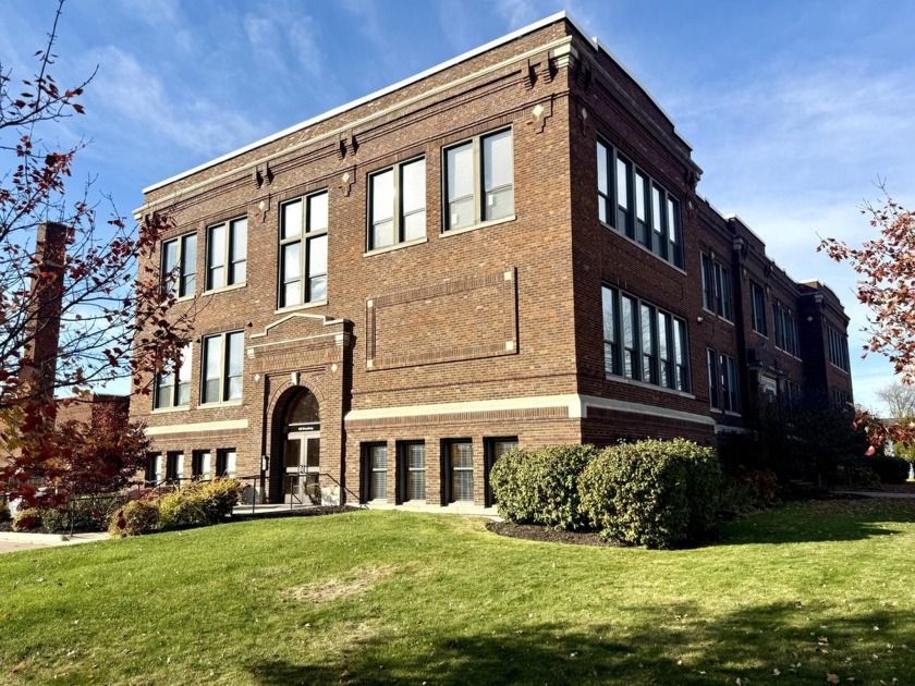 Open Friday, 11/22, 4-6pm! Imagine waking up in a spacious loft - Beach Condo for sale in South Haven, Michigan on Beachhouse.com