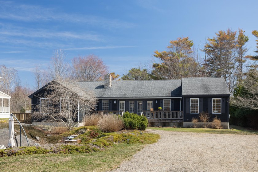 Your year-round retreat on the Nubble Peninsula, in a wonderful - Beach Home for sale in York, Maine on Beachhouse.com