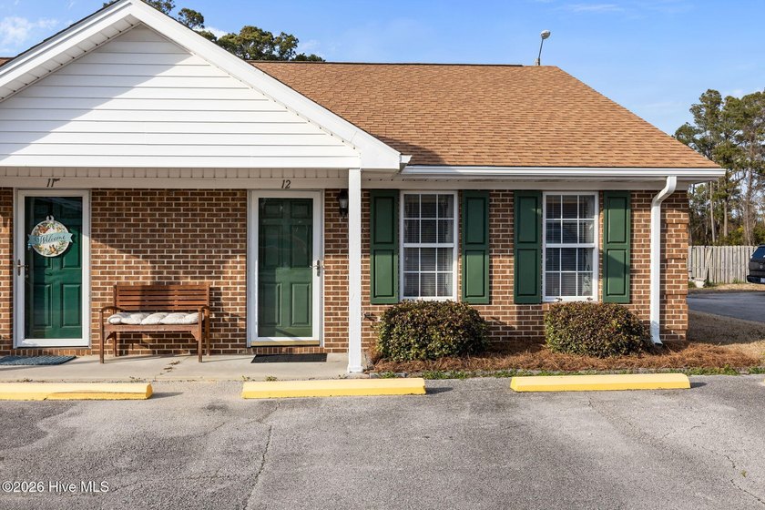 Welcome to this charming 2 Bedroom/2 Bath Rosewood Village - Beach Townhome/Townhouse for sale in Morehead City, North Carolina on Beachhouse.com
