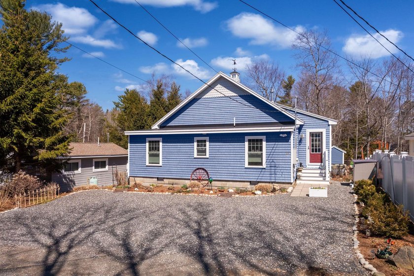 Ideally located in a quiet neighborhood balancing privacy and - Beach Home for sale in York, Maine on Beachhouse.com