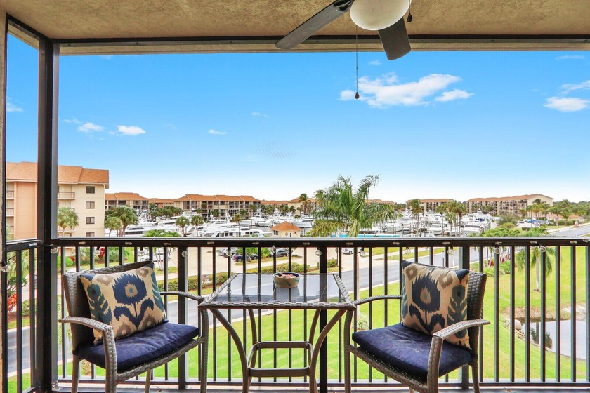 This two-bedroom, two-bath condominium offers a relaxed - Beach Condo for sale in Jupiter, Florida on Beachhouse.com