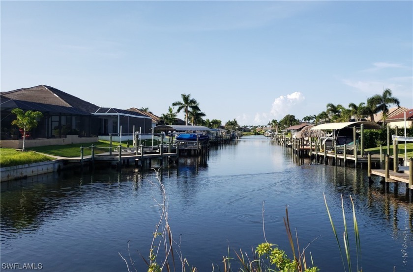 BEAUTIFUL OVERSIZED 0.31 ACRE  SOUTHERN EXPOSURE WATERFRONT LOT - Beach Lot for sale in Cape Coral, Florida on Beachhouse.com