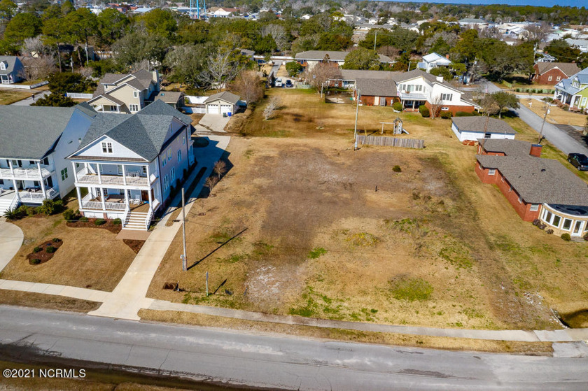 Unbelievable opportunity to own a piece of waterfront property - Beach Lot for sale in Beaufort, North Carolina on Beachhouse.com