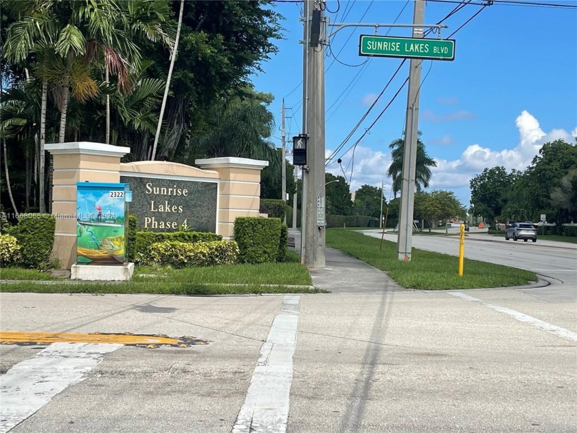 Fabulous 2/1.5 condo in PHASE 4, INC 2. 55+ community. Amenities - Beach Condo for sale in Sunrise, Florida on Beachhouse.com